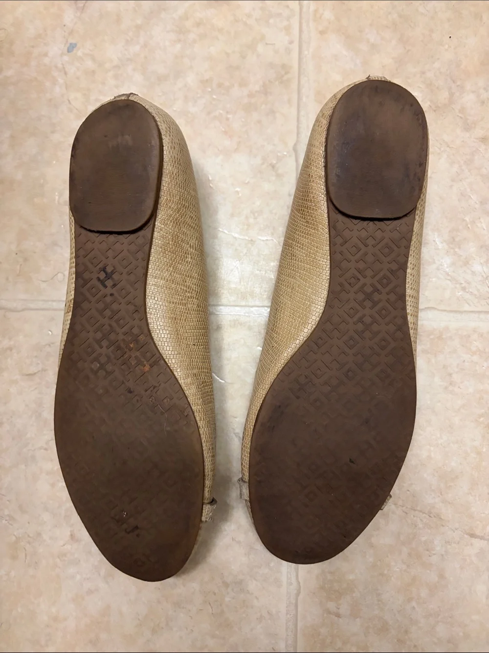 Tory Burch Beige/Tan Logo Round-Toe Ballet Flats